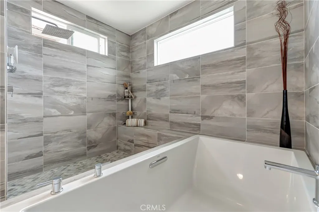 Additional image 43 of 2105 Two Harbors Circle, Costa Mesa, CA 92627