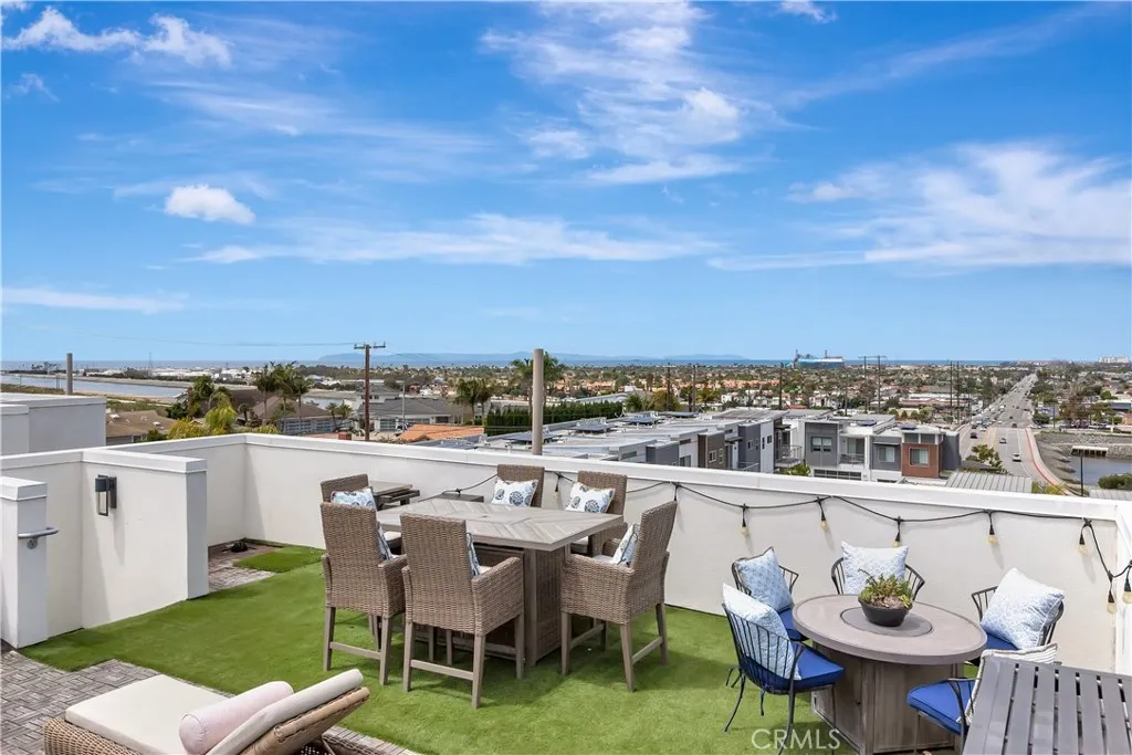 Additional image 111 of 2105 Two Harbors Circle, Costa Mesa, CA 92627