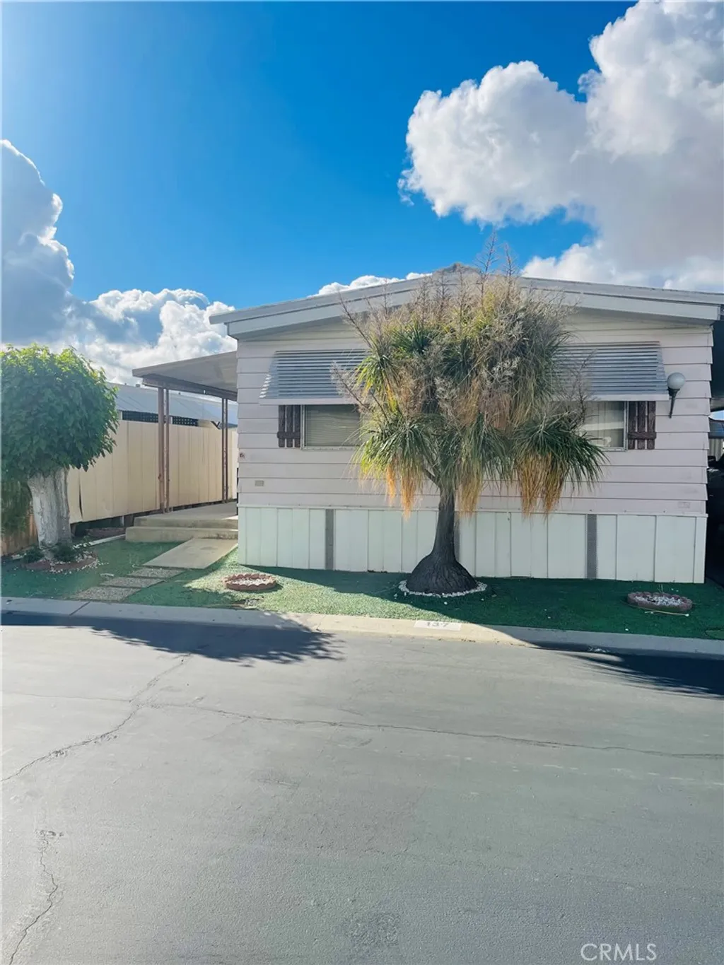 575 S Lyon Ave, Hemet, CA 92543