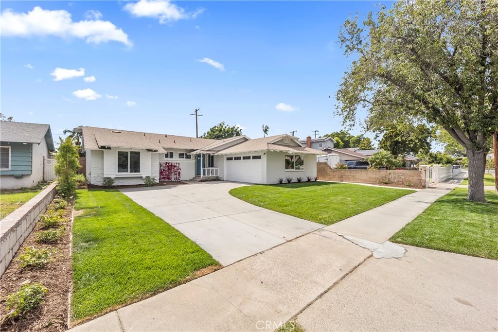 2218 Lewis St, Santa Ana, CA 92706