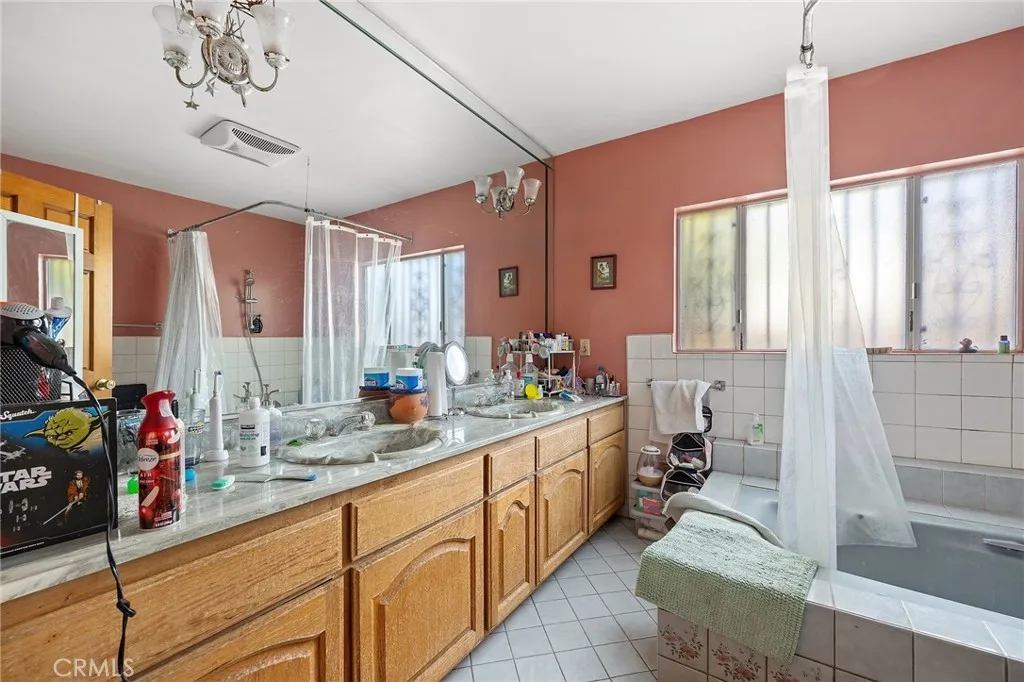 Additional image 39 of 816 N Kenmore Avenue, Los Angeles, CA 90029