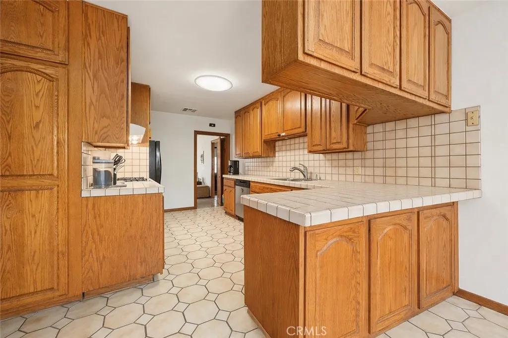 Additional image 45 of 816 N Kenmore Avenue, Los Angeles, CA 90029