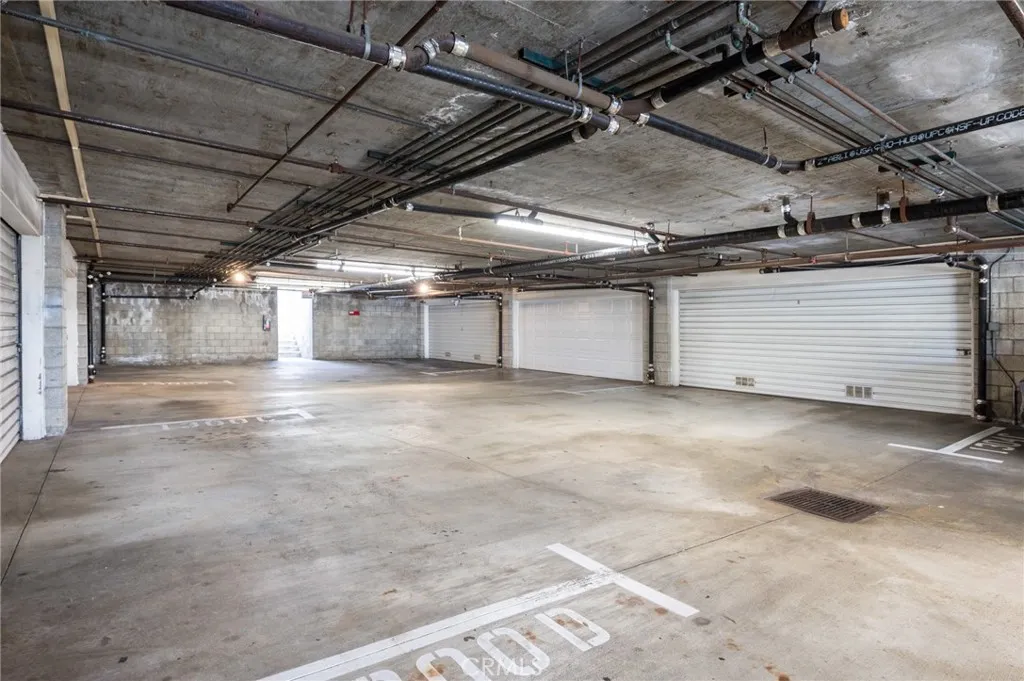 Additional image 76 of 1300 12th Street Unit E, Manhattan Beach, CA 90266