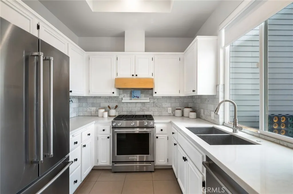 Additional image 16 of 1300 12th Street Unit E, Manhattan Beach, CA 90266