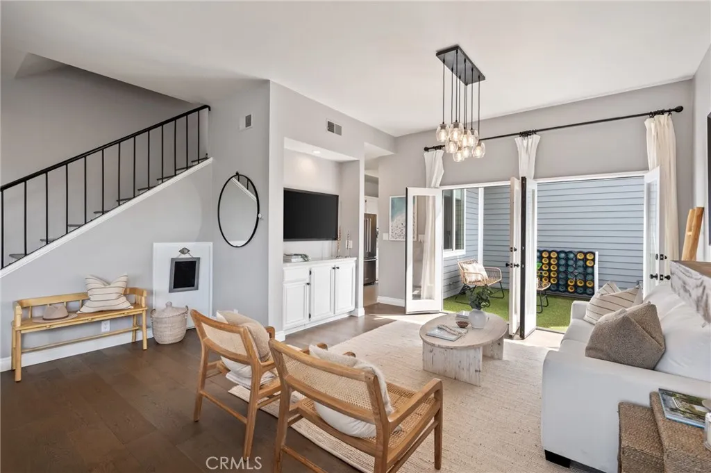 Additional image 46 of 1300 12th Street Unit E, Manhattan Beach, CA 90266