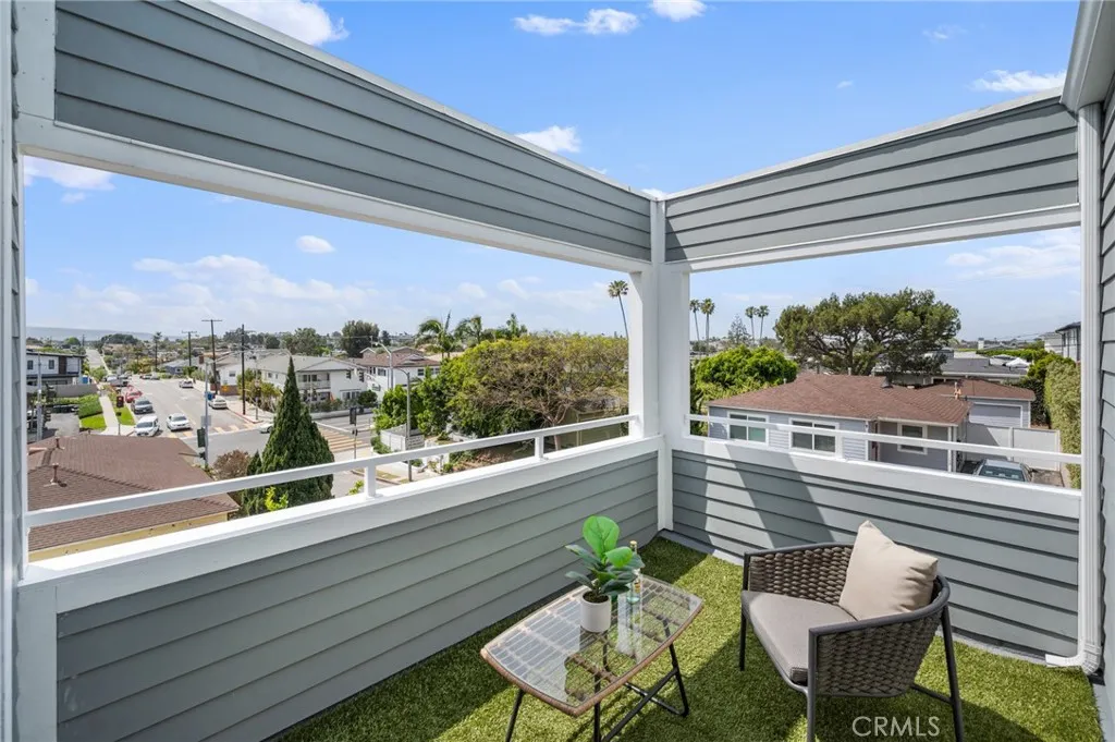 Additional image 70 of 1300 12th Street Unit E, Manhattan Beach, CA 90266