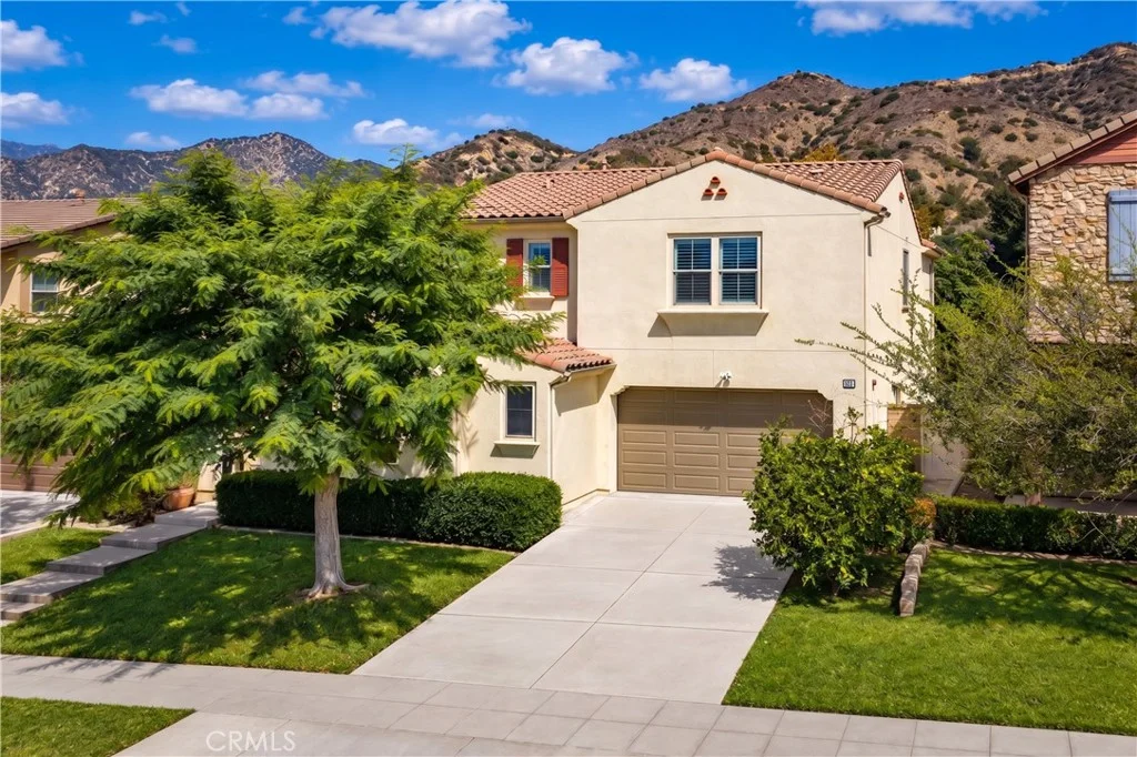 523 E Desert Willow Rd, Azusa, CA 91702