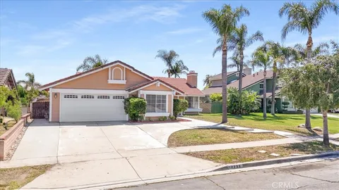 18233 Montgomery Avenue, Fontana, CA MLS: IV25102279