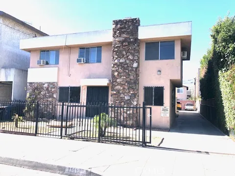 11413 Cedar Avenue Unit A, Hawthorne, CA MLS: SB25022181