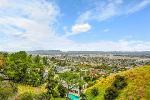 10050 Olivia Ter, Sun Valley, CA MLS: GD25083013