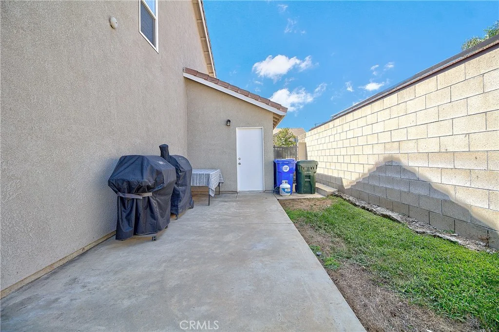 6705 Lindbergh Ave, Fontana, CA 92336