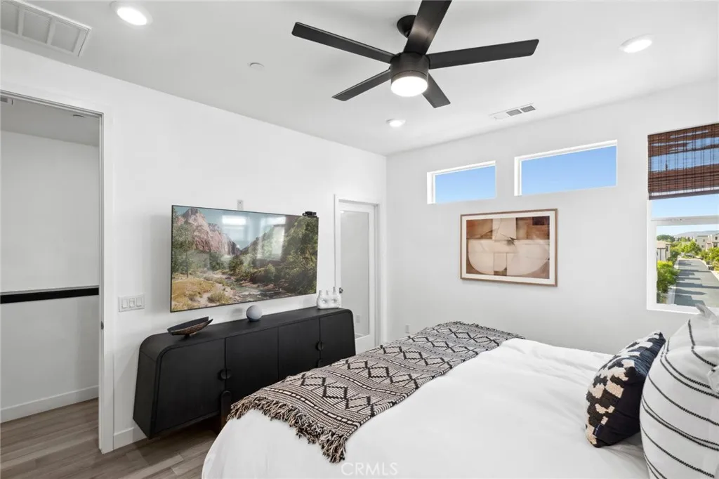 Additional image 16 of 258 Merit, Irvine, CA 92618