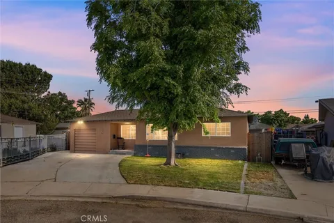 521 Rainbow Court, Bakersfield, CA MLS: PI25088978