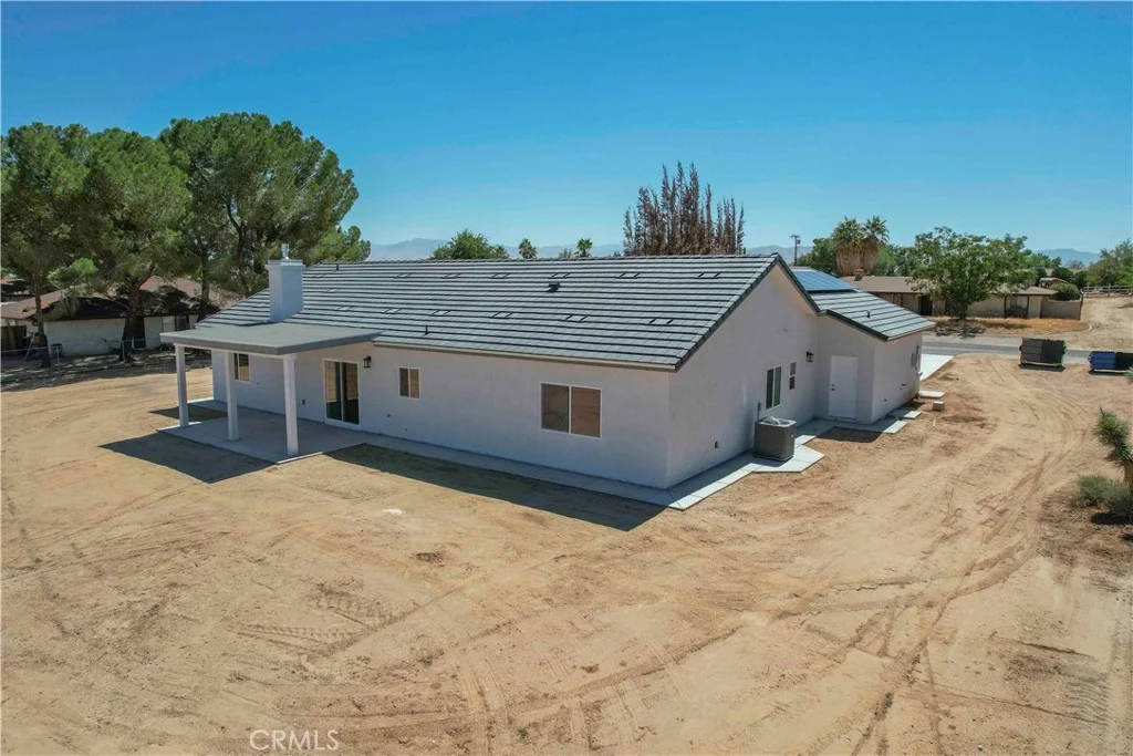 19590 Red Feather Road, Apple Valley, CA 92307
