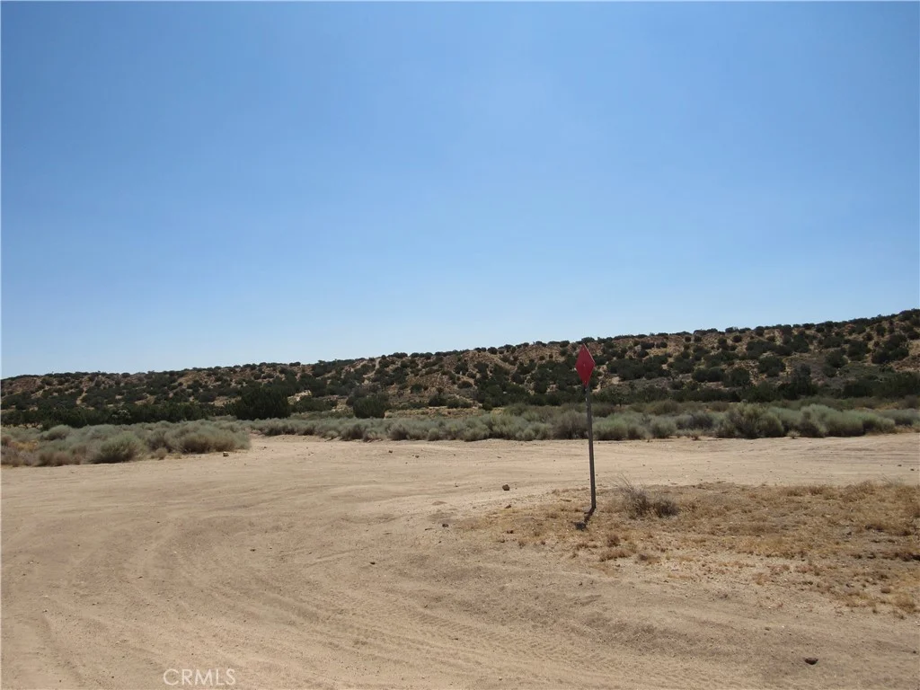 Middleton Ave, Hesperia, CA 92345 photo 2