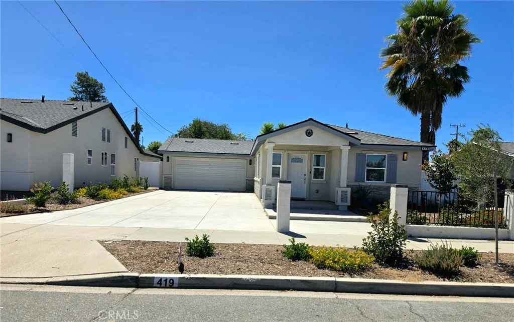 419 W Devonshire Avenue, Hemet, CA 92543 photo 4