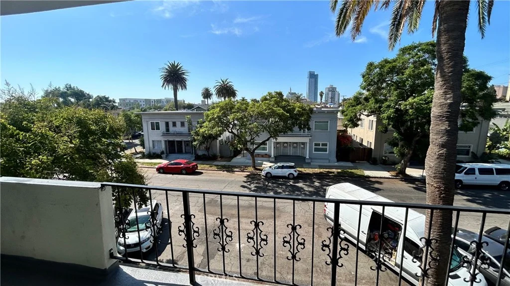 737 E 5th St Unit 10, Long Beach, CA 90802 photo 3