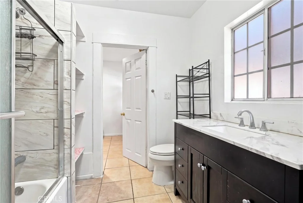 209 W 87th Pl, Los Angeles, CA 90003