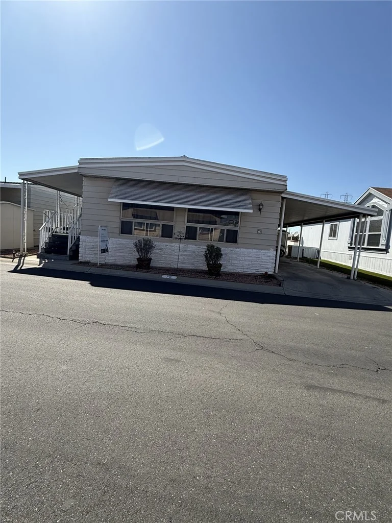 11250 Beach Blvd, Stanton, CA 90680