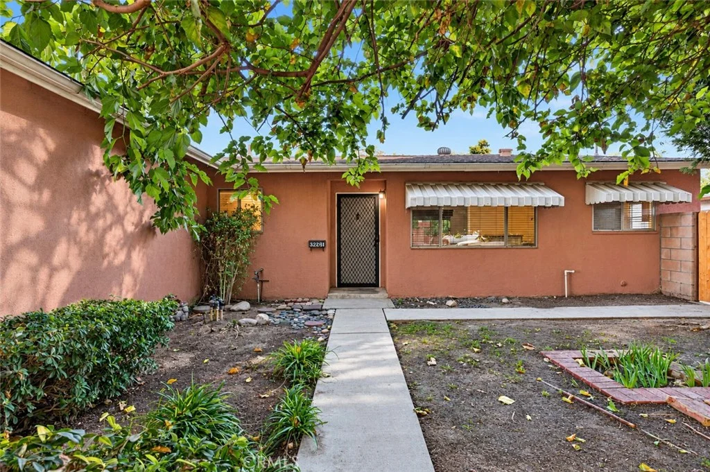3261 Wallingham Drive, Riverside, CA 92503 photo 2