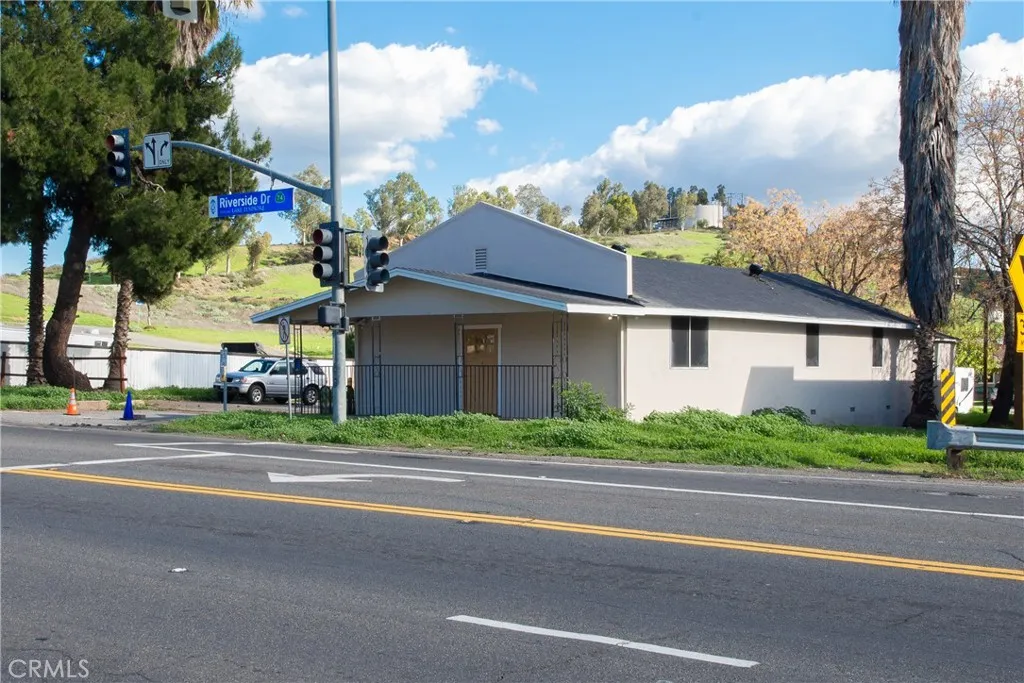 Additional image 27 of 30830 Riverside St, Lake Elsinore, CA 92530