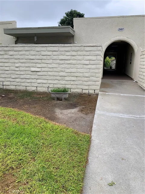 2107 Ronda Granada unit T, Laguna Woods, CA 92637 - MLS#: OC25075546
