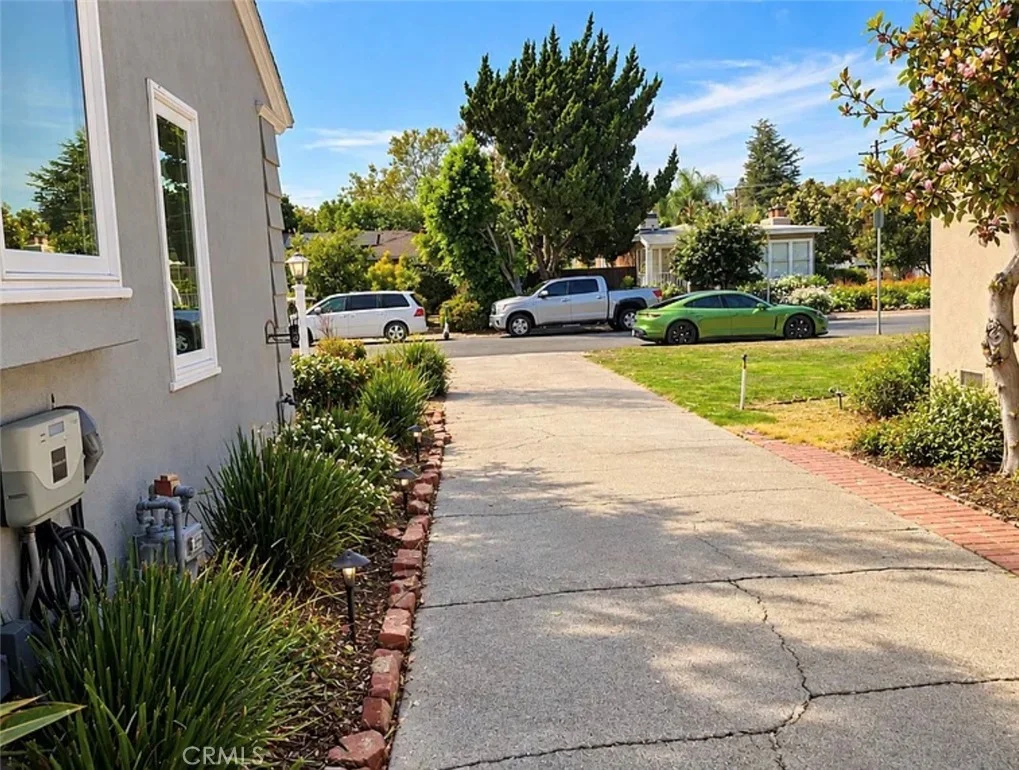 6548 Colbath Ave, Van Nuys, CA 91401 photo 4