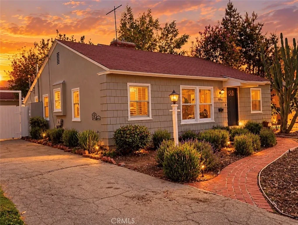 6548 Colbath Ave, Van Nuys, CA 91401 photo 2