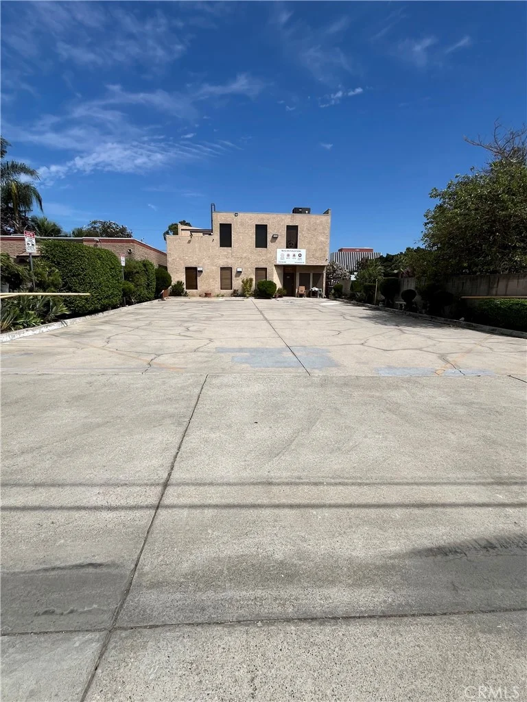 848 N Parton St, Santa Ana, CA 92701