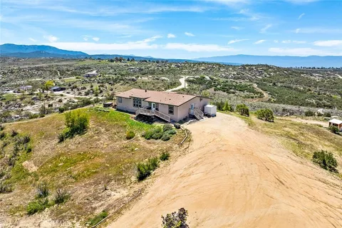 33425 Valerio Drive, Hemet, CA MLS: SW25086879