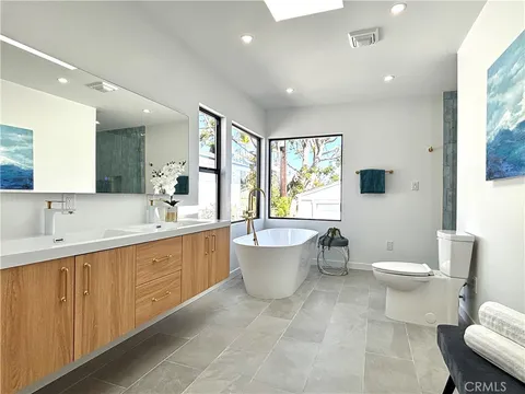 1724 S Fairfax Avenue, Los Angeles, CA 90019 - MLS#: OC25080580