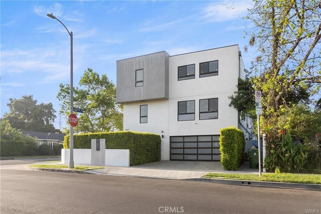 14157 Tiara Street Unit 101, Sherman Oaks, CA 91401