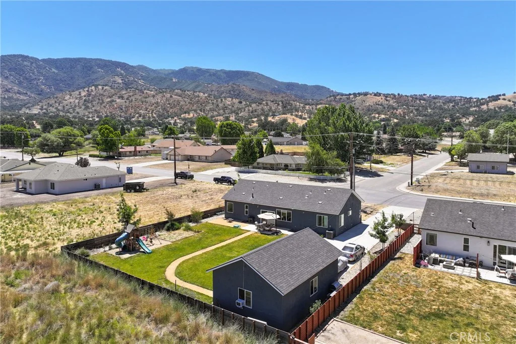 28301 Stallion Springs Dr, Stallion Springs, CA 93561