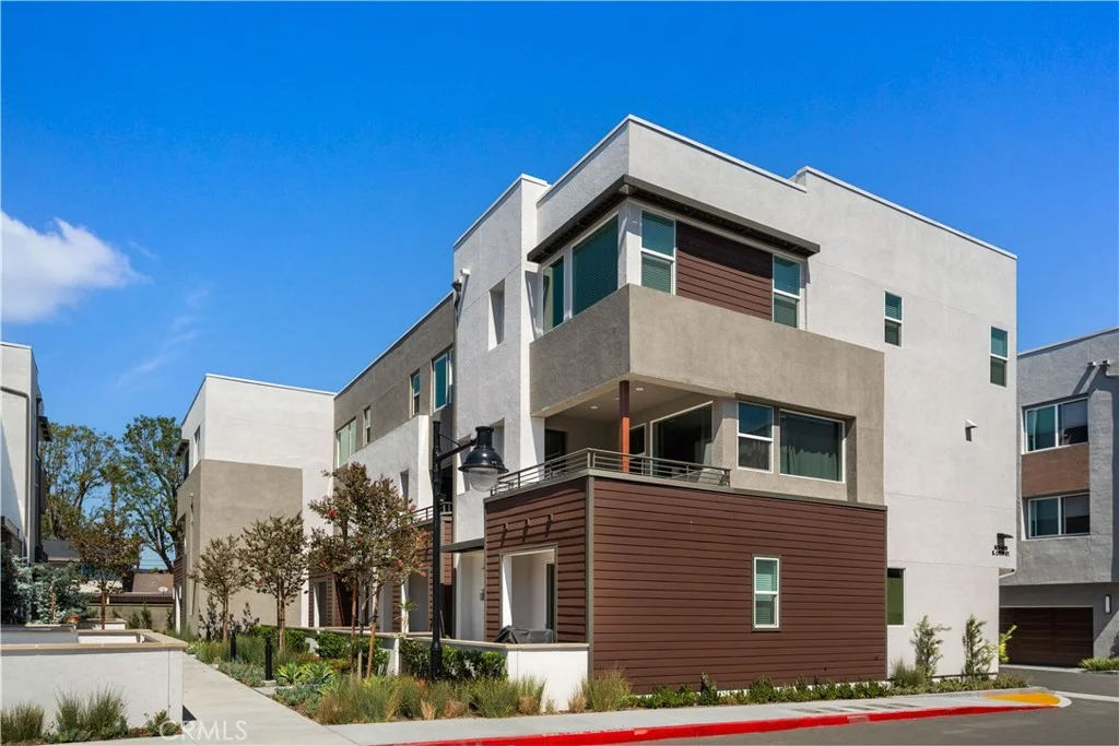 603 S Lyon, Santa Ana, CA 92705