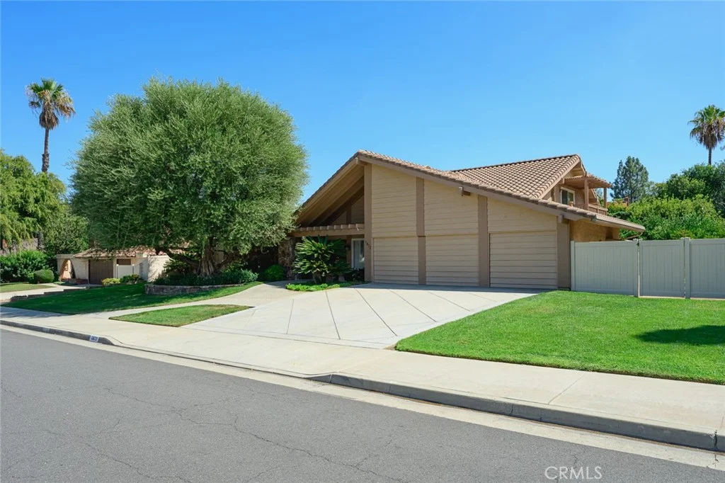 5872 Shaker Dr, Riverside, CA 92506 photo 3