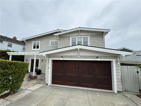 562 24th Place, Hermosa Beach, CA MLS: SB25023587