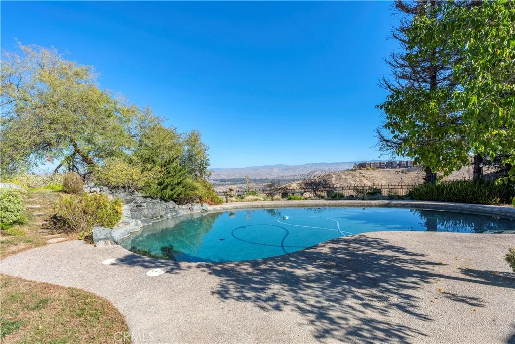 Property image for 3010 Panorama Dr, Bakersfield, CA 93306