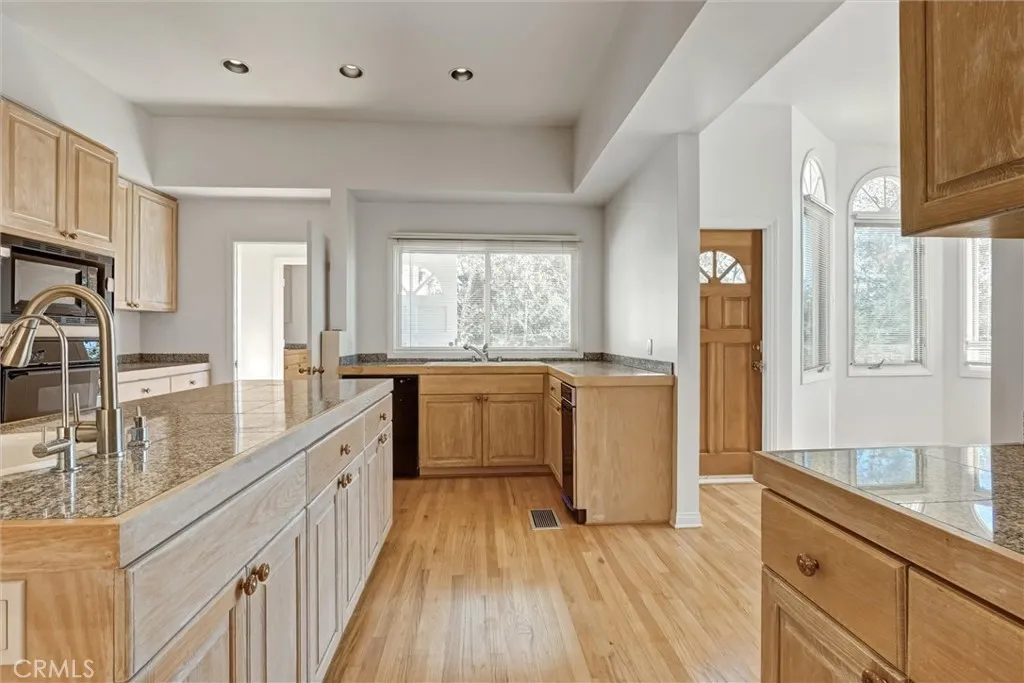 Additional image 78 of 12134 Lawler St, Los Angeles, CA 90066