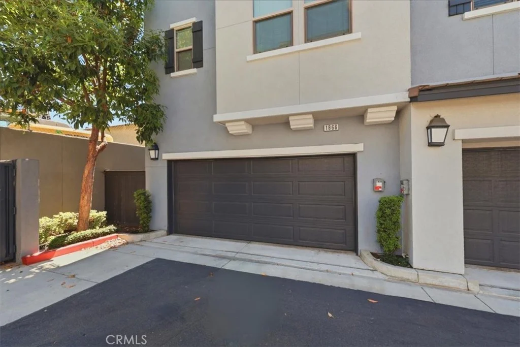 1866 Orizaba Ave, Signal Hill, CA 90755
