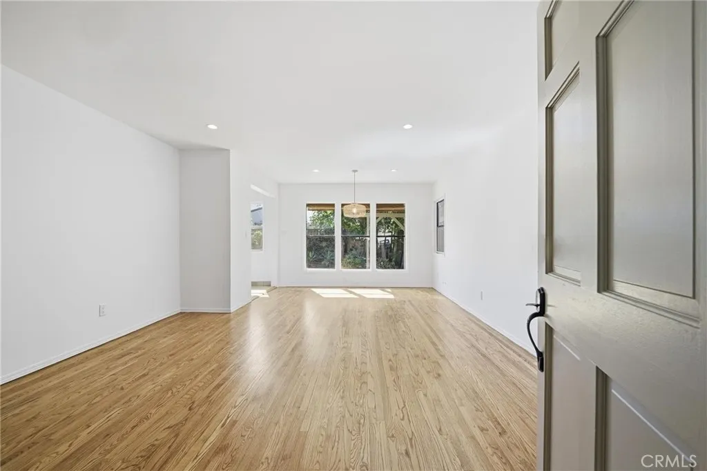 Additional image 4 of 18228 Keswick St, Reseda, CA 91335