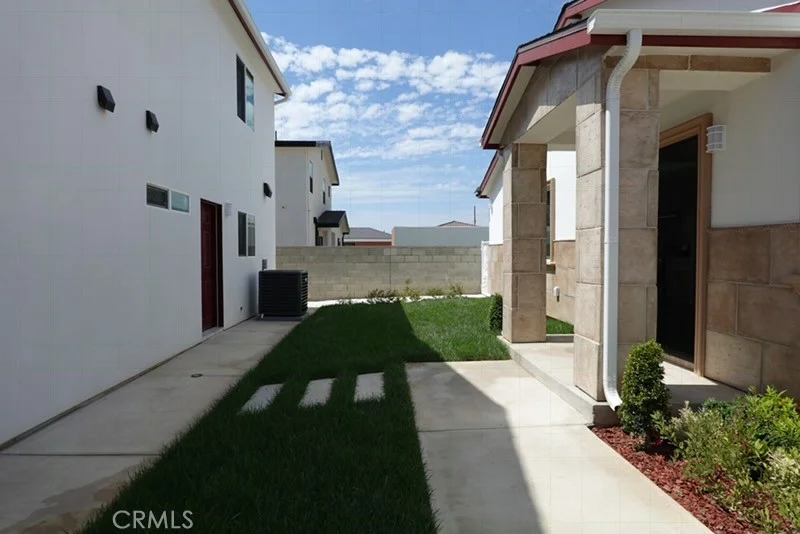 41 W Harriet St Unit 2, Altadena, CA 91001