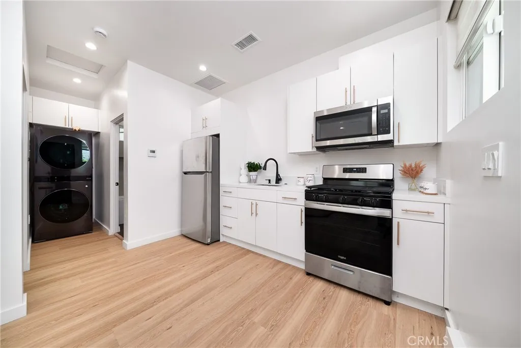 Additional image 104 of 13946 Chandler Blvd, Sherman Oaks, CA 91401