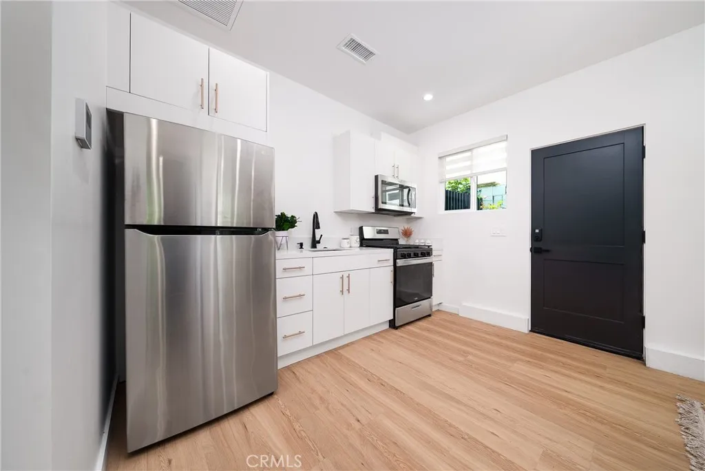 Additional image 105 of 13946 Chandler Blvd, Sherman Oaks, CA 91401