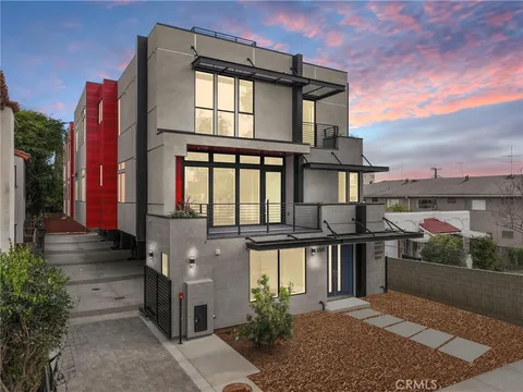 1200 N Orange Grove Avenue, West Hollywood, CA MLS: AR25077858
