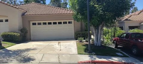 367 S San Vicente Lane, Anaheim Hills, CA MLS: PW25016988