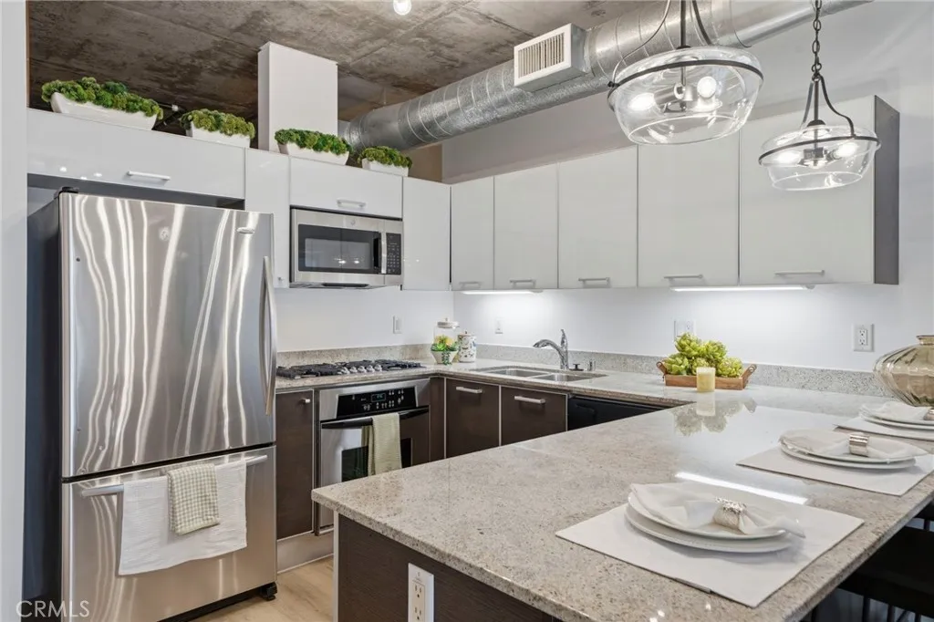 Additional image 11 of 645 W 9th St #424, Los Angeles, CA 90015