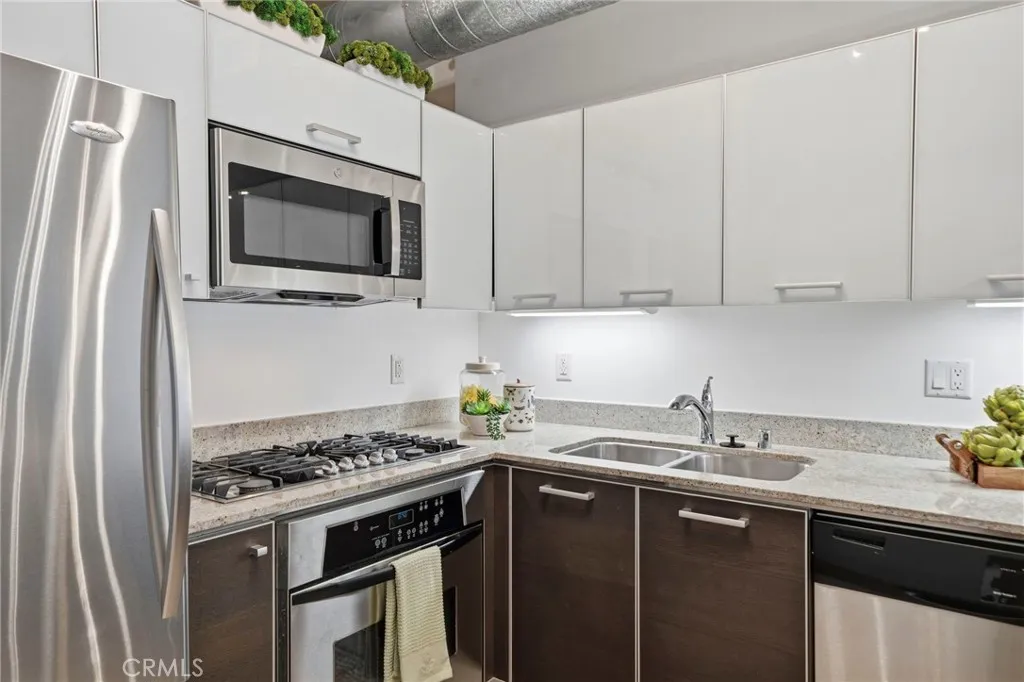 Additional image 12 of 645 W 9th St #424, Los Angeles, CA 90015