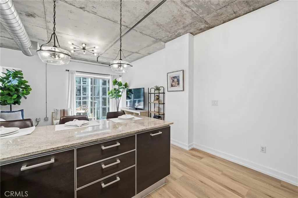 Additional image 9 of 645 W 9th St #424, Los Angeles, CA 90015