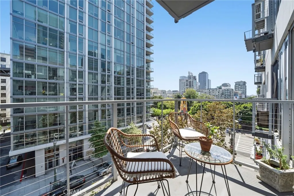 Additional image 2 of 645 W 9th St #424, Los Angeles, CA 90015