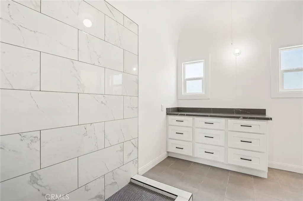 Additional image 18 of 1112 W 64th Street, Los Angeles, CA 90044